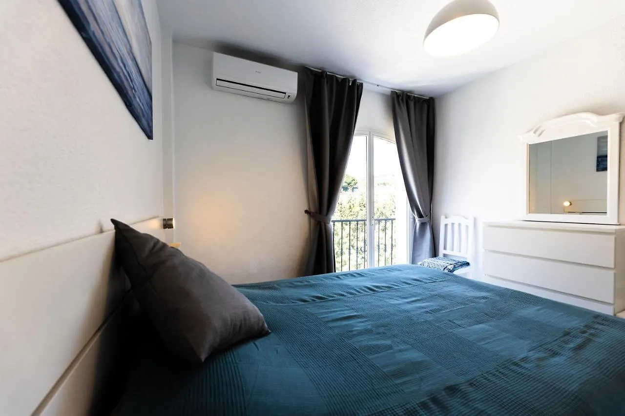 Spacious 2-Bedroom Apartment With Free Parking Sitio de Calahonda