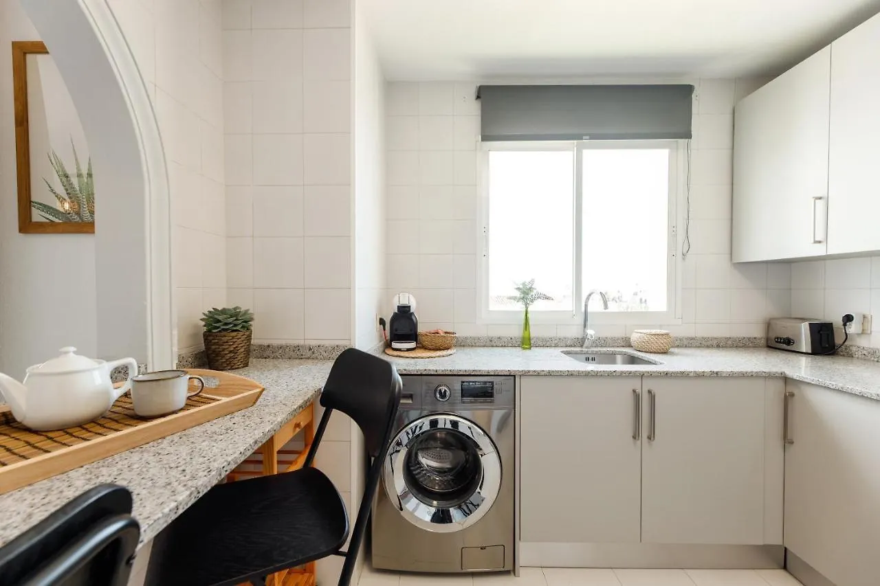 Spacious 2-Bedroom Apartment With Free Parking Sitio de Calahonda